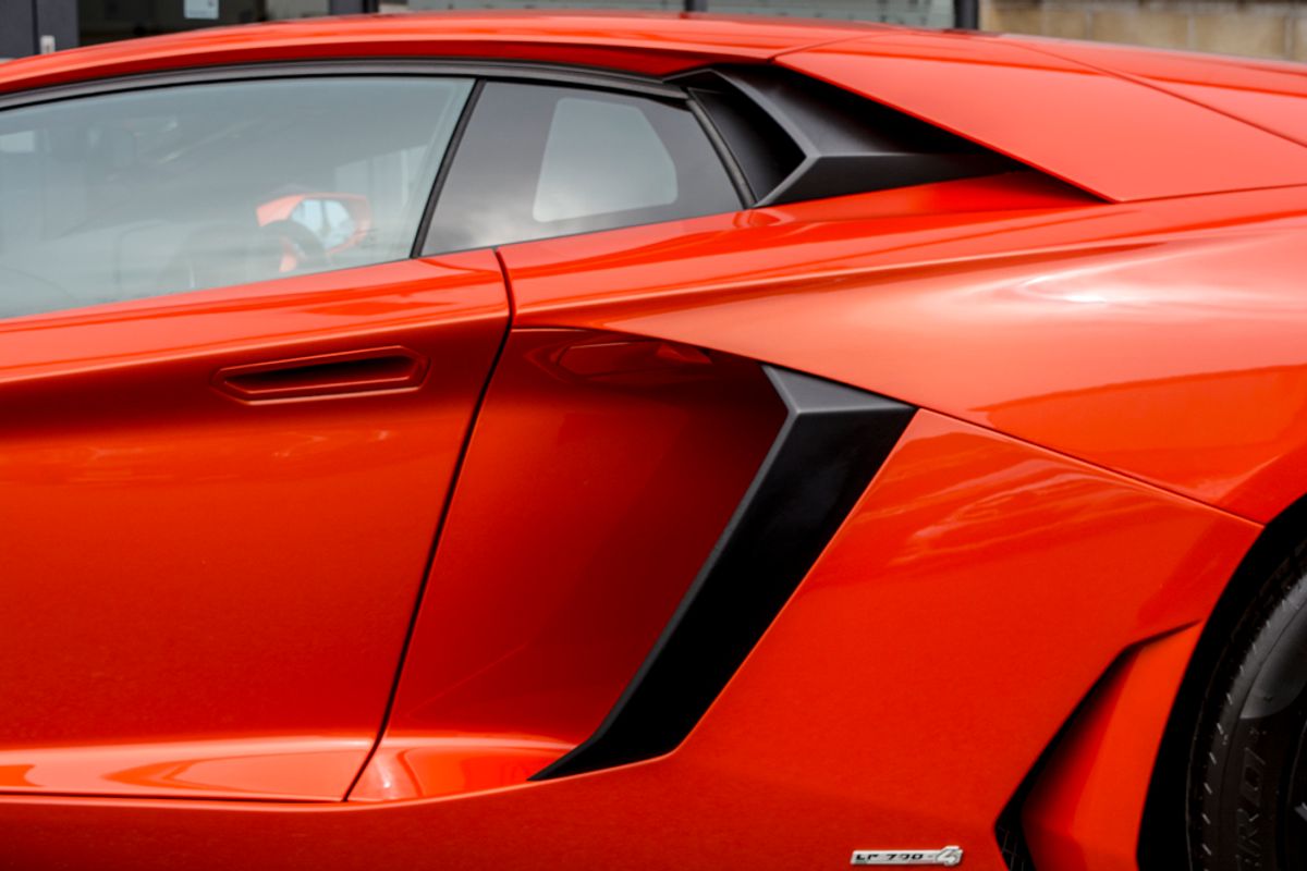 LAMBORGHINI AVENTADOR COUPE LP 700-4 ISR