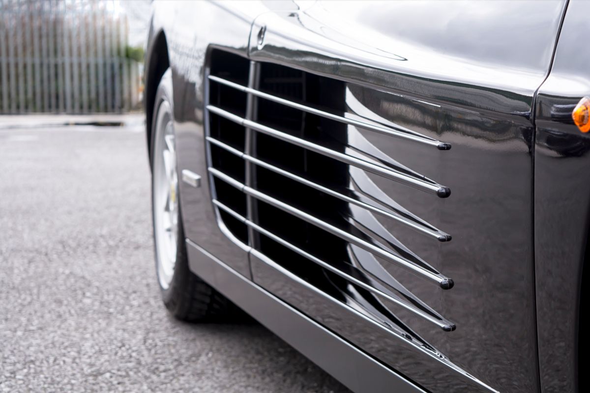 FERRARI TESTAROSSA COUPE 2dr