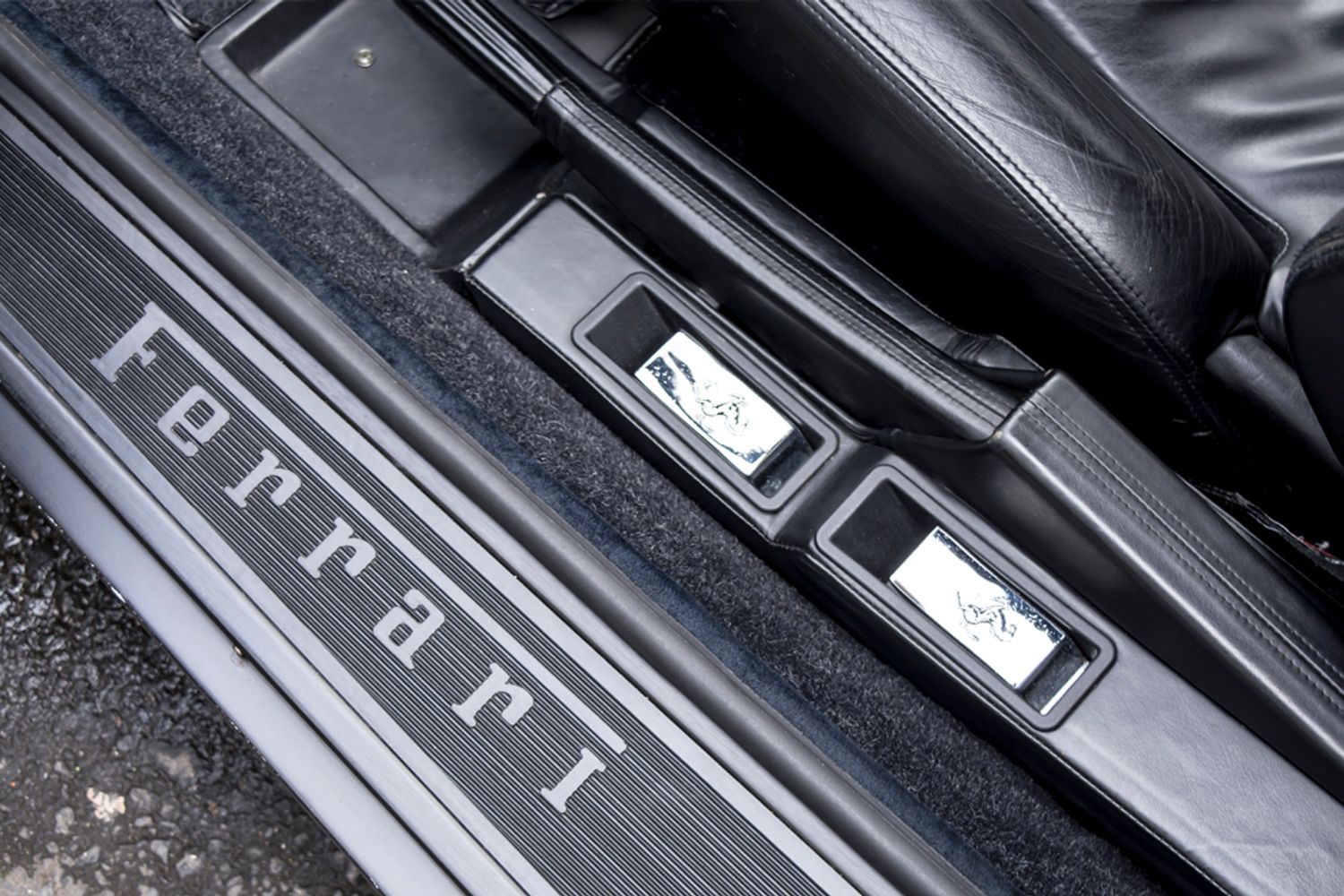 FERRARI TESTAROSSA COUPE 2dr