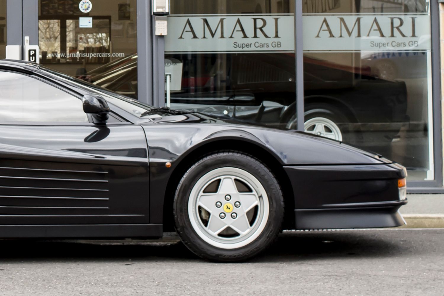 FERRARI TESTAROSSA COUPE 2dr