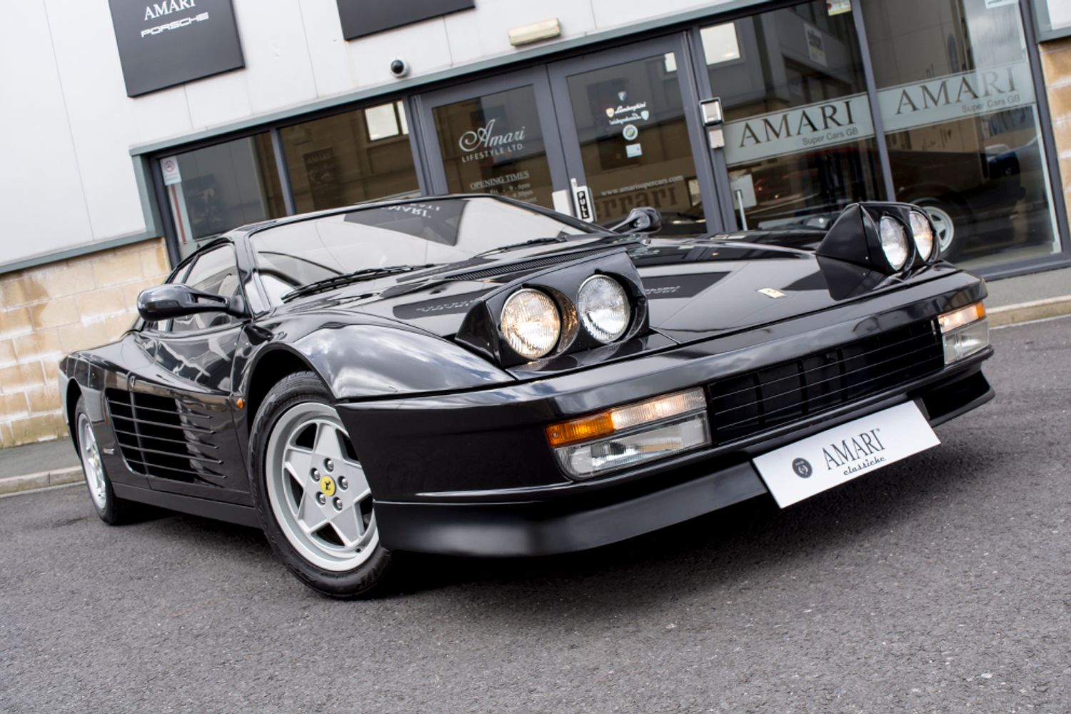 FERRARI TESTAROSSA COUPE 2dr