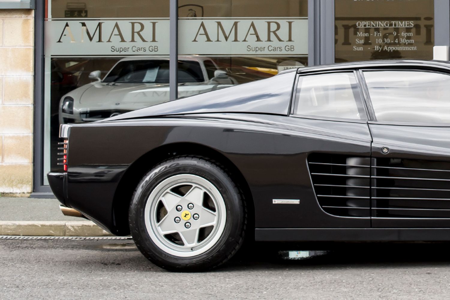 FERRARI TESTAROSSA COUPE 2dr