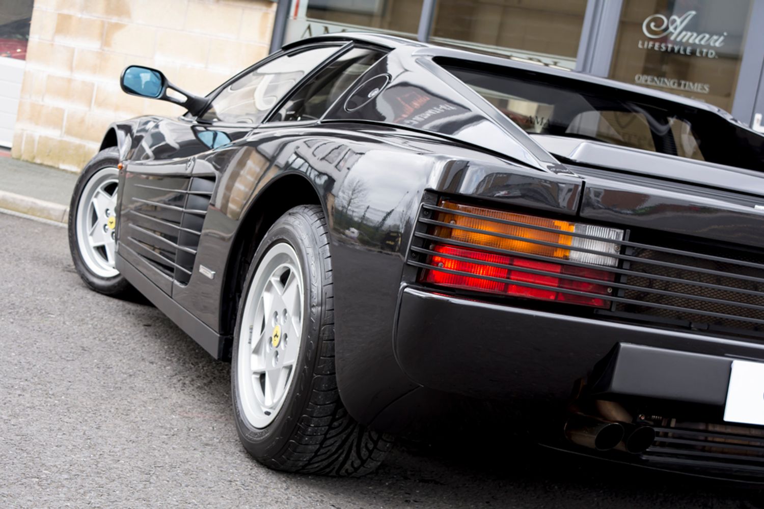 FERRARI TESTAROSSA COUPE 2dr