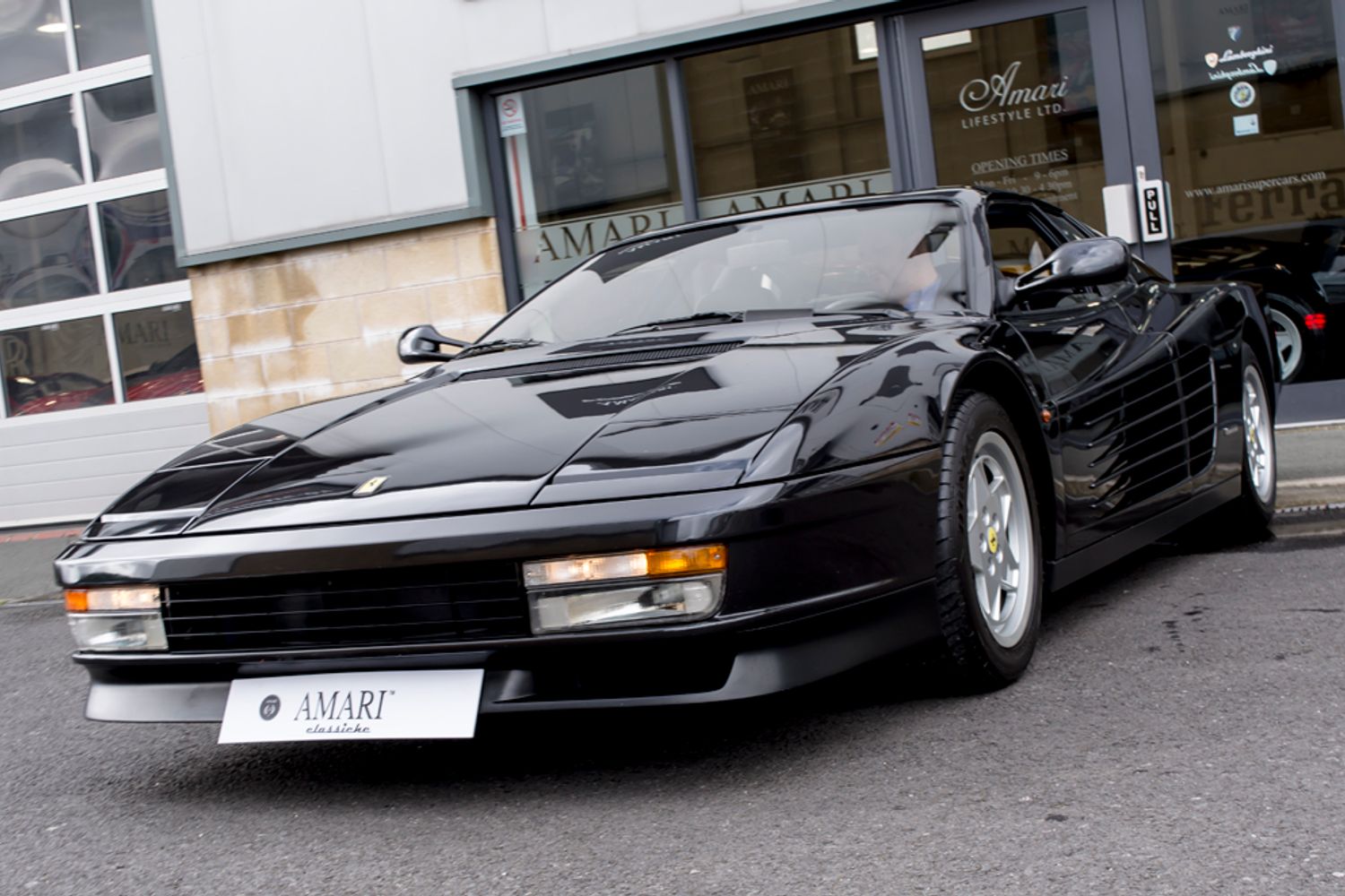 FERRARI TESTAROSSA COUPE 2dr
