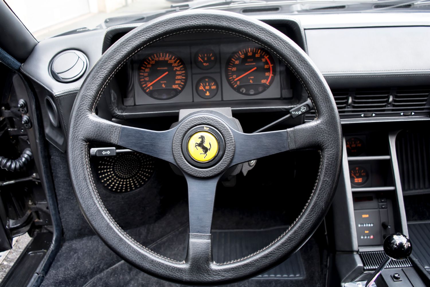 FERRARI TESTAROSSA COUPE 2dr