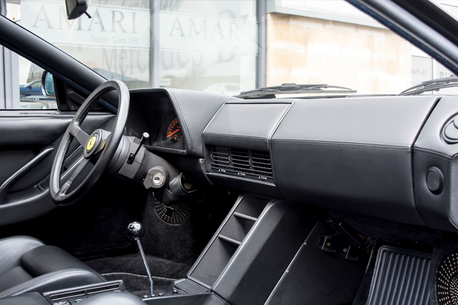 FERRARI TESTAROSSA COUPE 2dr