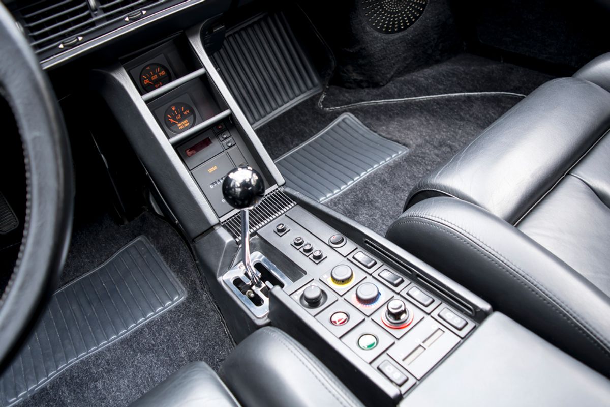FERRARI TESTAROSSA COUPE 2dr
