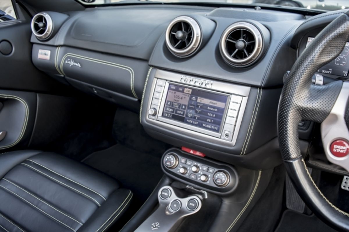 FERRARI CALIFORNIA CONVERTIBLE 2+ F1