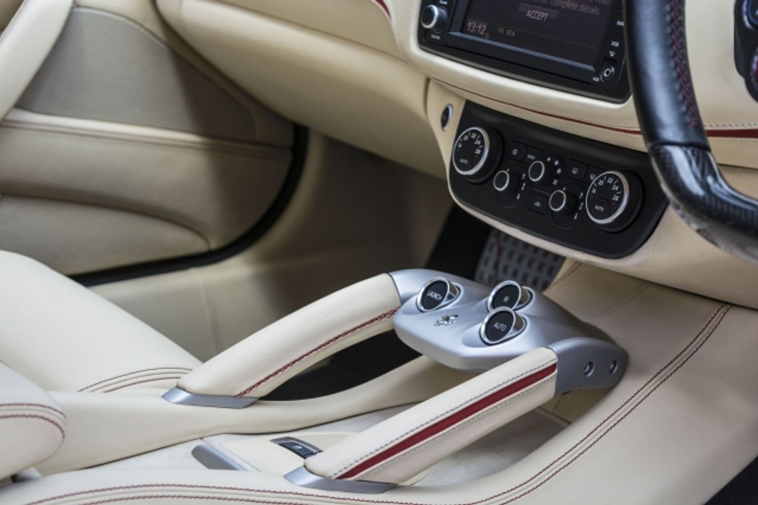 FERRARI FF COUPE 2dr Auto [HELE]