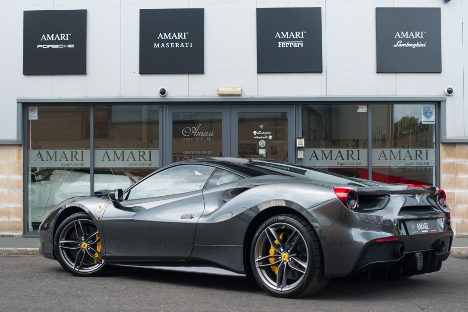 FERRARI 488 3.9 Litre Twin Turbo V8