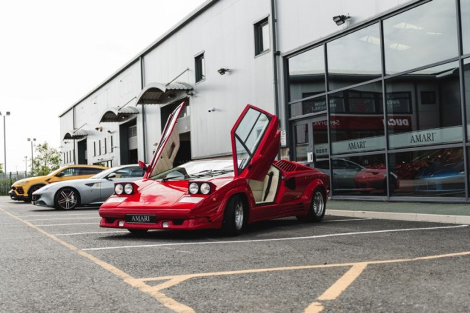 LAMBORGHINI Countach 5.2 V12 - 25th Anniversary