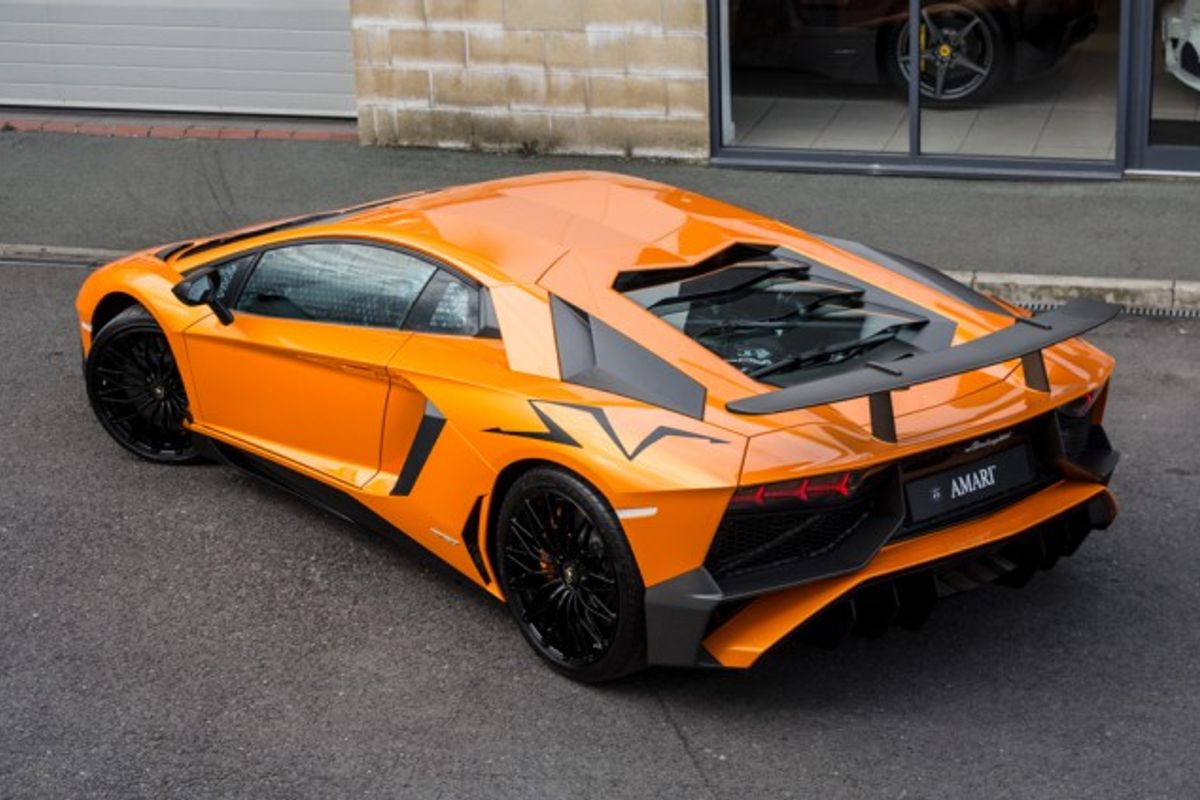 LAMBORGHINI Aventador LP750-4 SV Superveloce