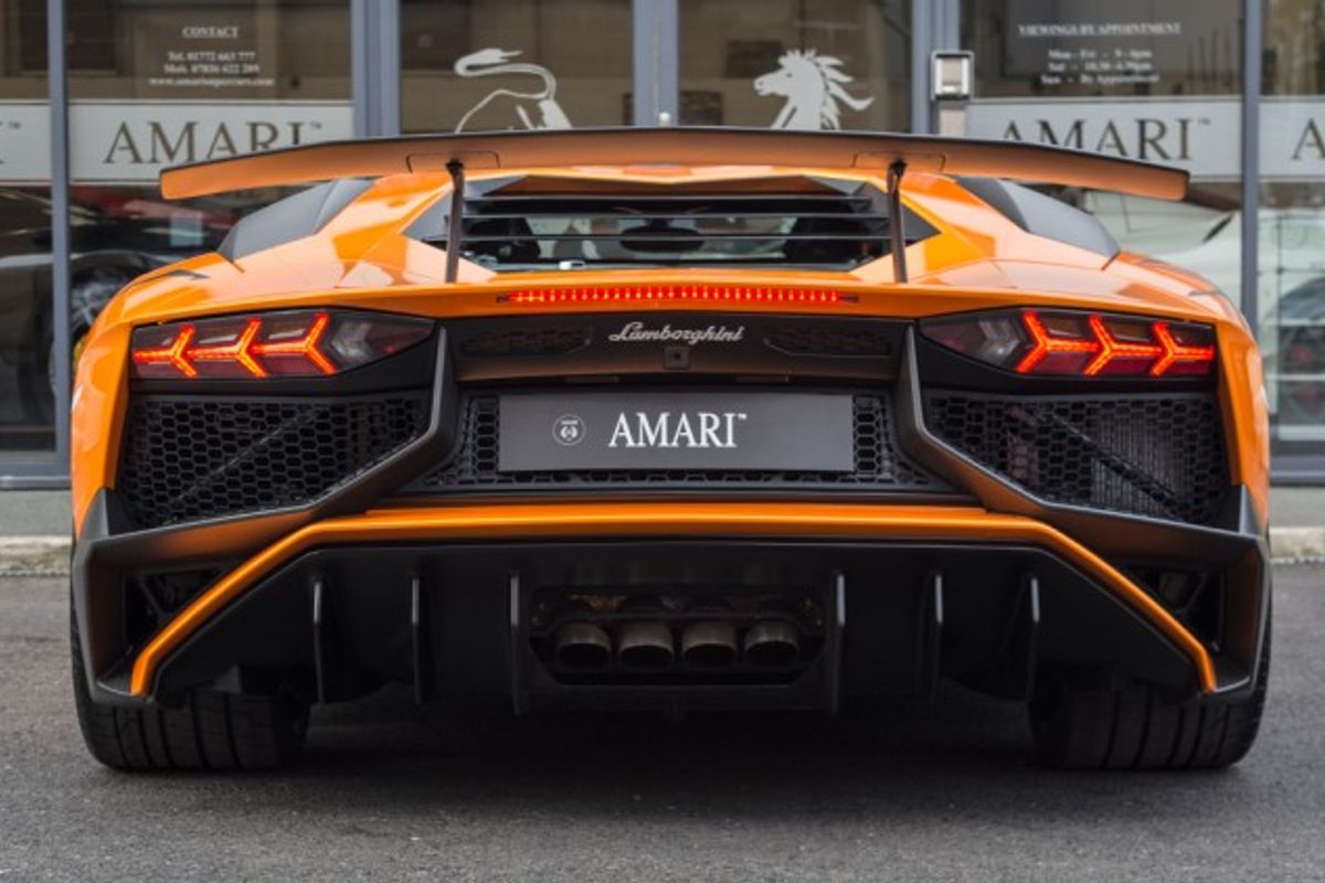 LAMBORGHINI Aventador LP750-4 SV Superveloce