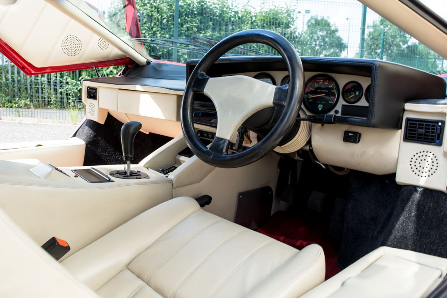 LAMBORGHINI Countach 5.2 V12 - 25th Anniversary