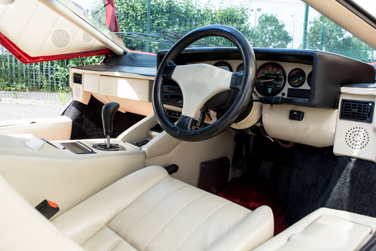 LAMBORGHINI Countach 5.2 V12 - 25th Anniversary