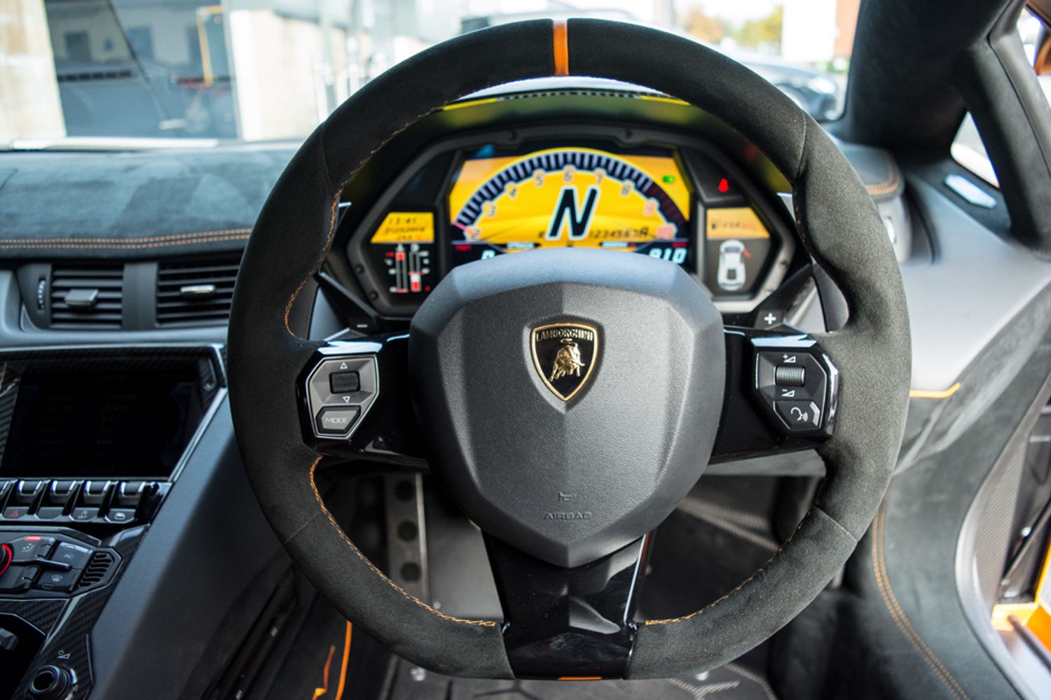 LAMBORGHINI Aventador LP750-4 SV Superveloce