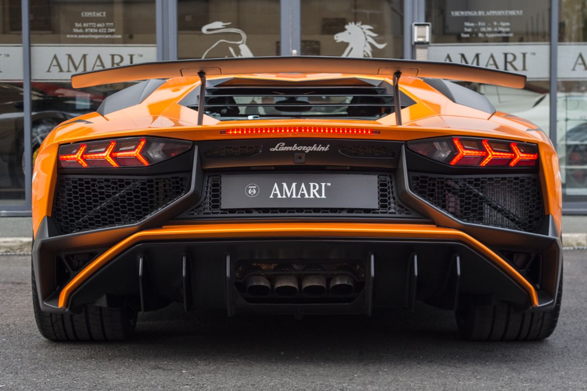 LAMBORGHINI Aventador LP750-4 SV Superveloce