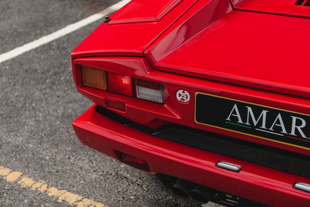 LAMBORGHINI Countach 5.2 V12 - 25th Anniversary