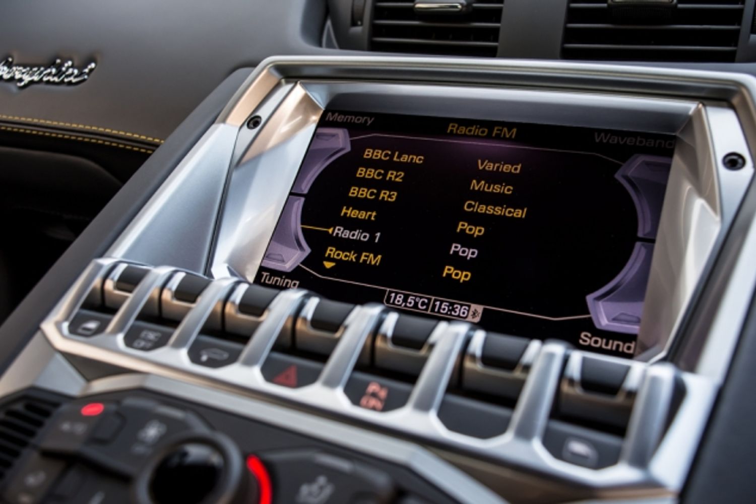 LAMBORGHINI AVENTADOR COUPE 6.5 LP 700-4 2DR Semi Automatic