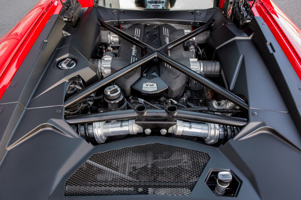 LAMBORGHINI AVENTADOR COUPE 6.5 LP 700-4 2DR SEMI AUTO