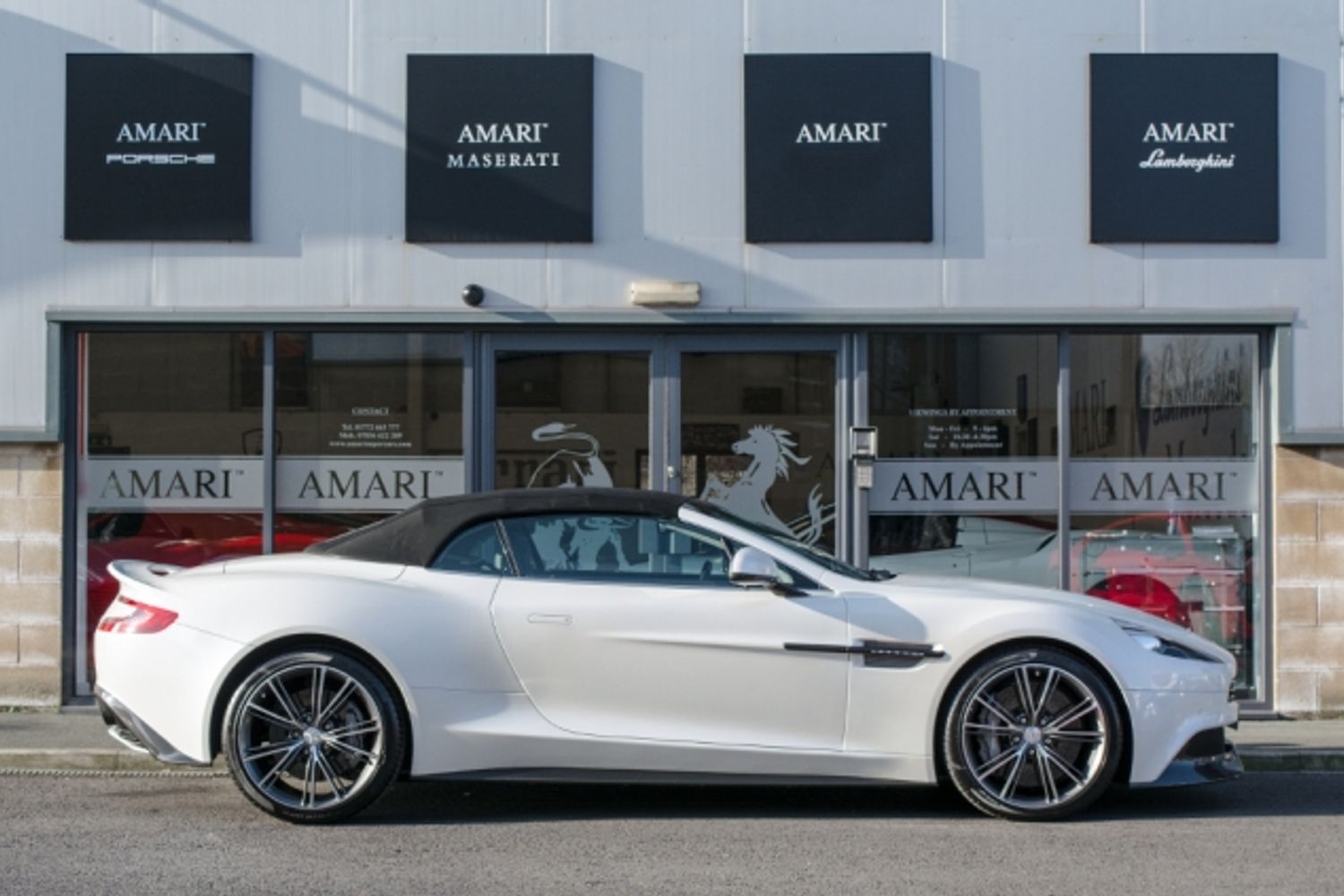 ASTON MARTIN Vanquish Volante Carbon Edition - Touchtronic II