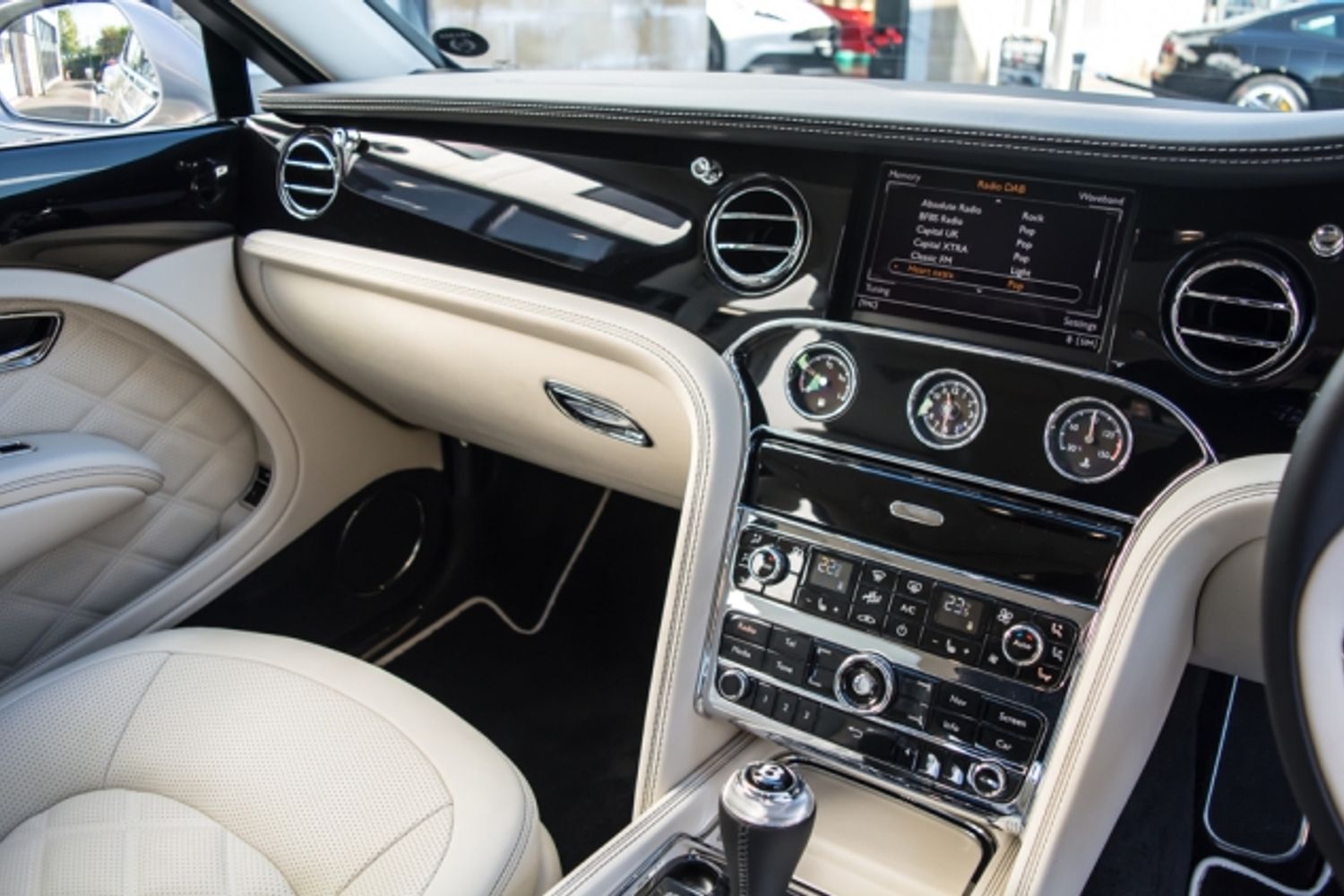 BENTLEY MULSANNE PETROL Saloon 6.8 SPEED 4DR Automatic