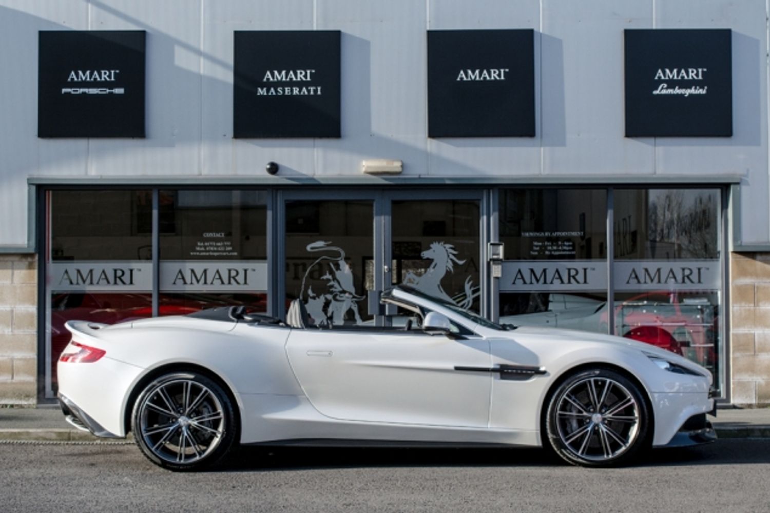 ASTON MARTIN Vanquish Volante Carbon Edition - Touchtronic II