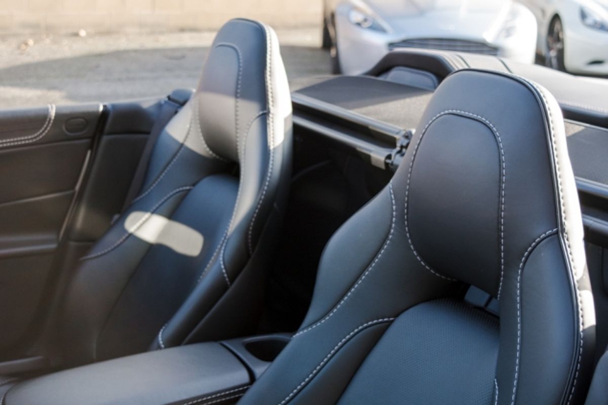 ASTON MARTIN Vanquish Volante Carbon Edition - Touchtronic II