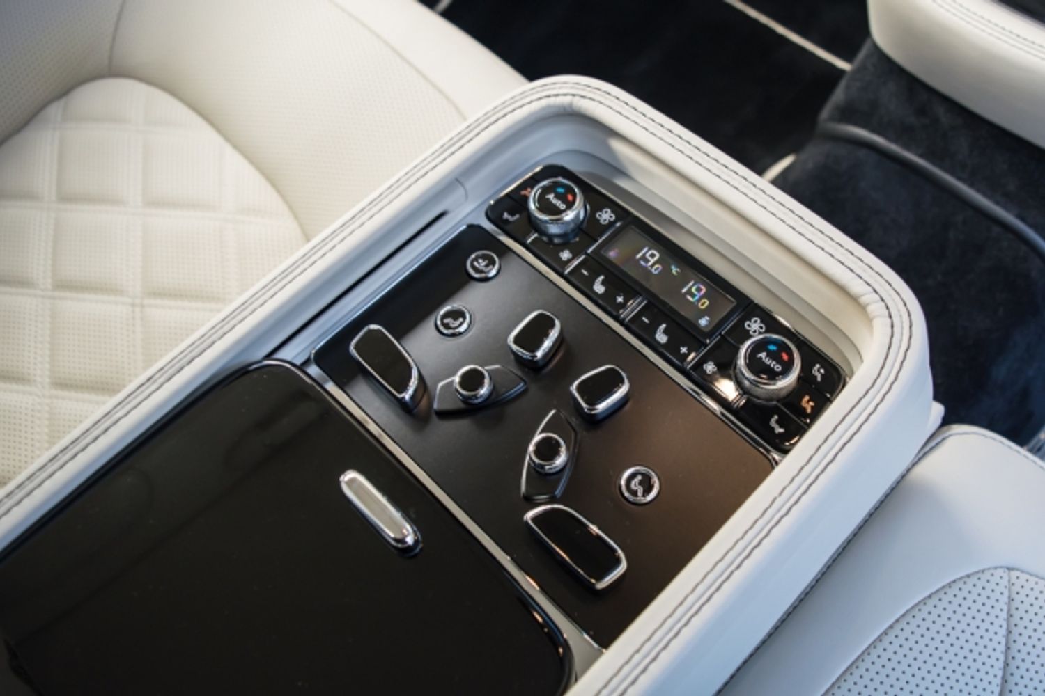 BENTLEY MULSANNE PETROL Saloon 6.8 SPEED 4DR Automatic