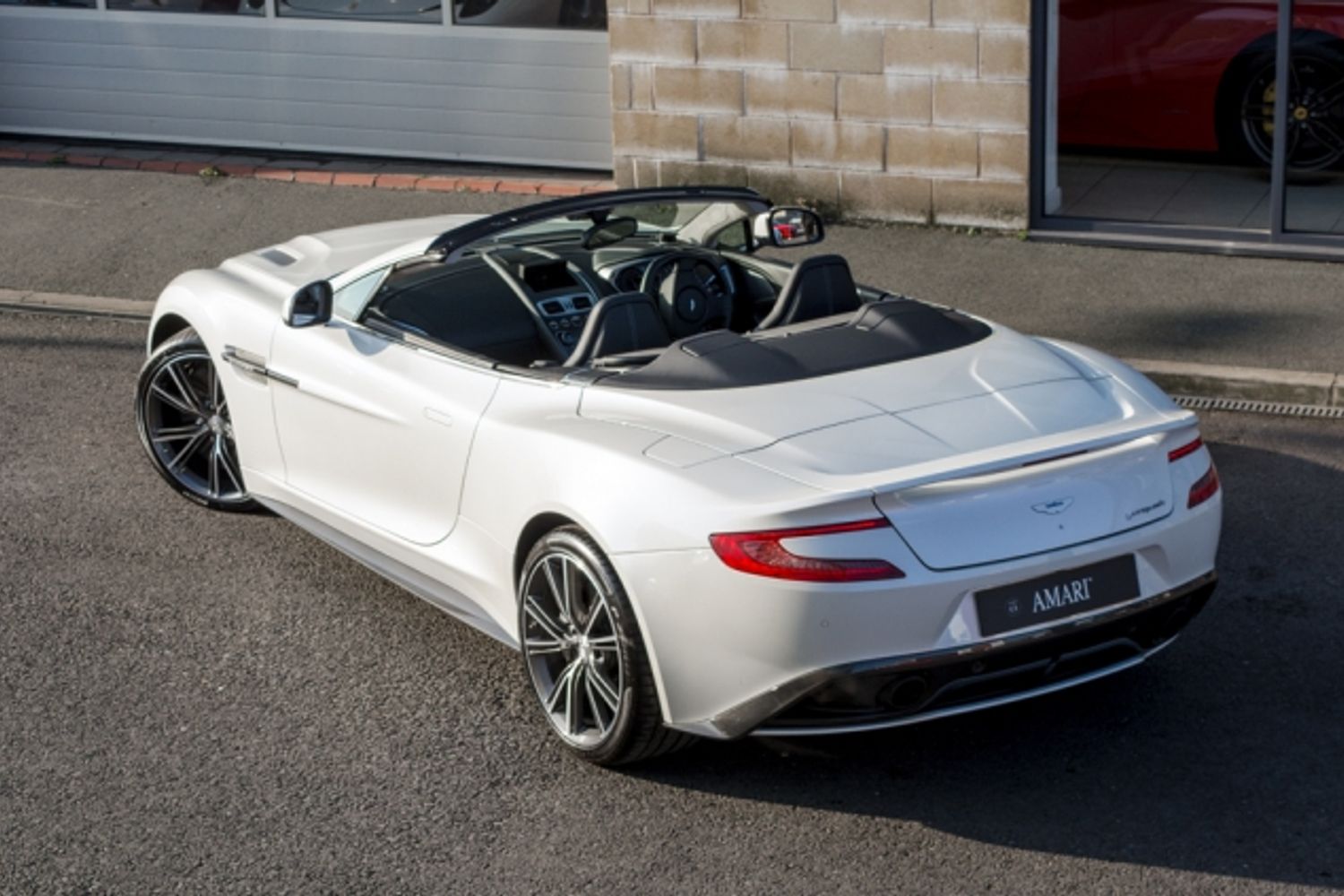 ASTON MARTIN Vanquish Volante Carbon Edition - Touchtronic II
