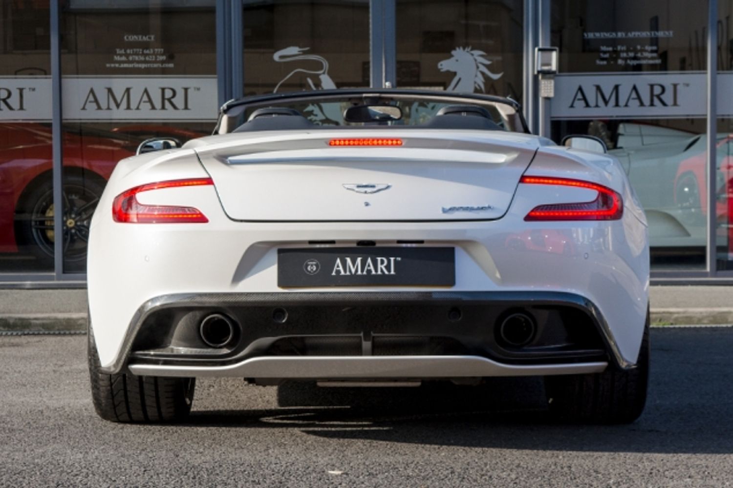 ASTON MARTIN Vanquish Volante Carbon Edition - Touchtronic II