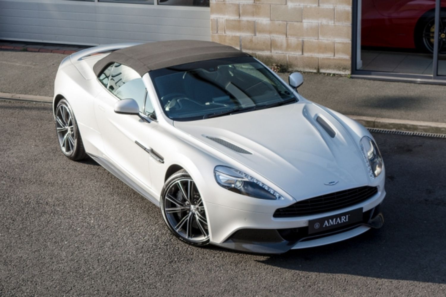 ASTON MARTIN Vanquish Volante Carbon Edition - Touchtronic II
