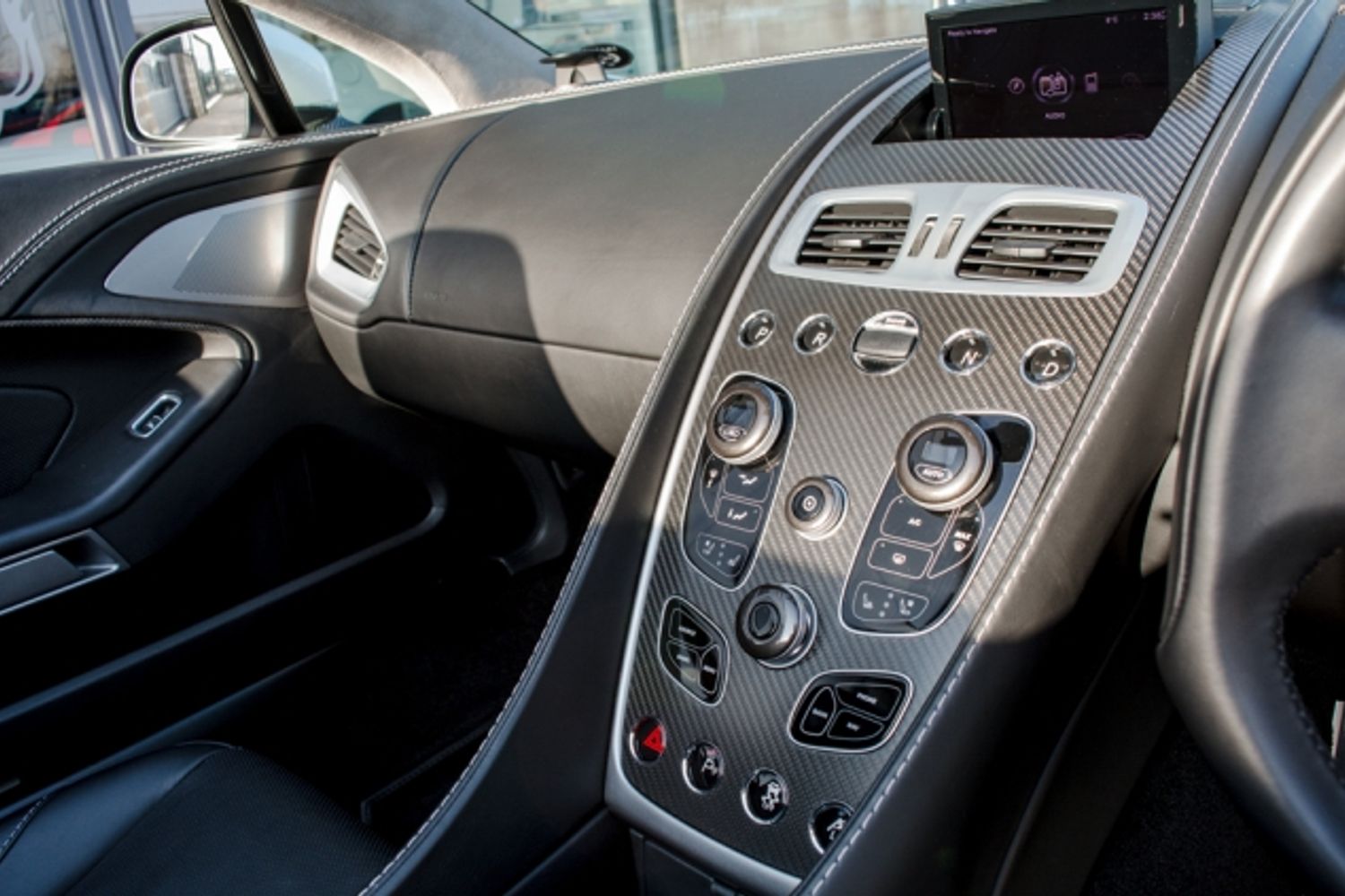ASTON MARTIN Vanquish Volante Carbon Edition - Touchtronic II