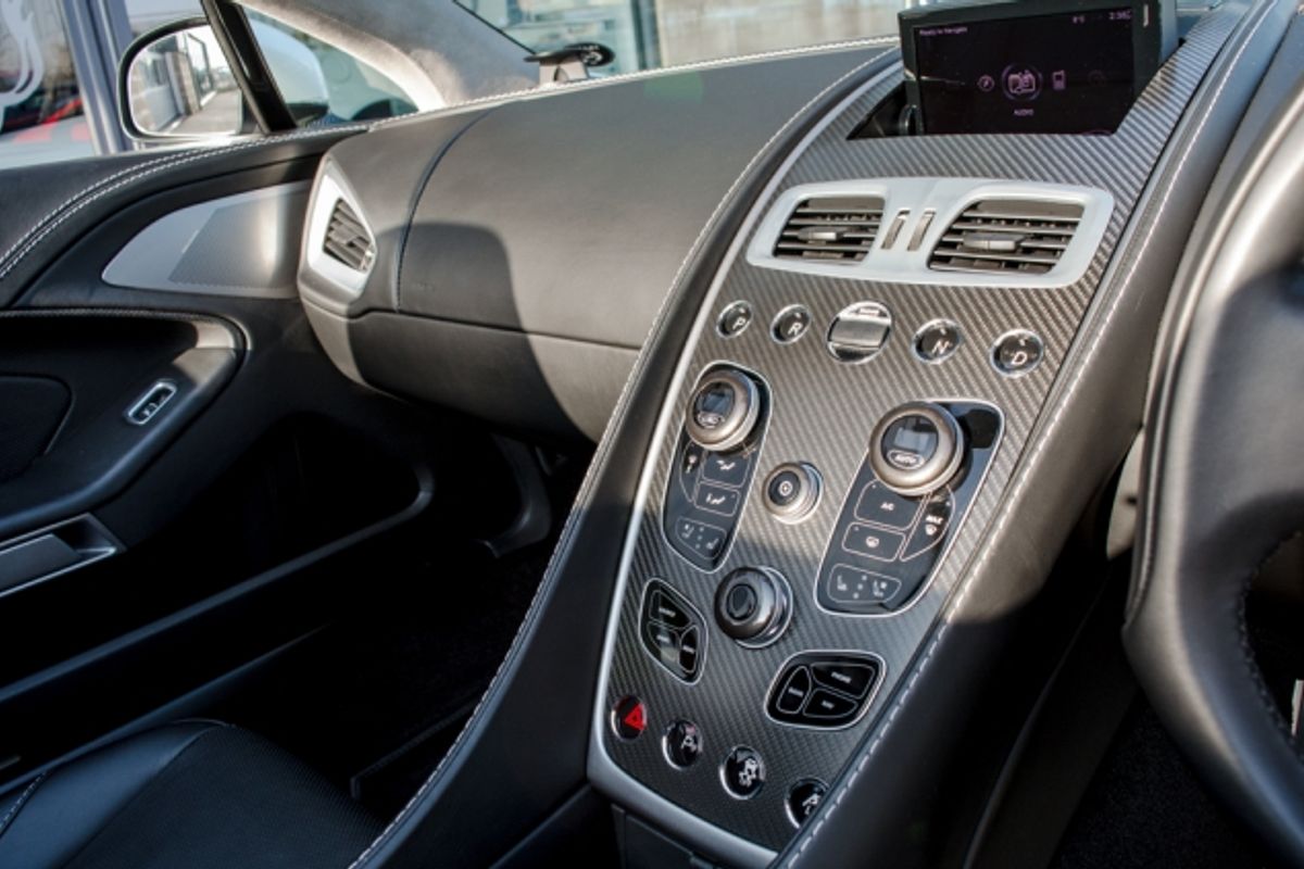 ASTON MARTIN Vanquish Volante Carbon Edition - Touchtronic II