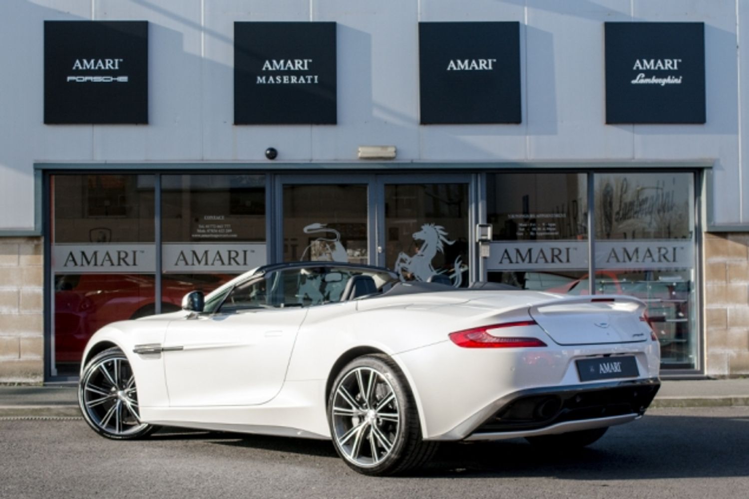ASTON MARTIN Vanquish Volante Carbon Edition - Touchtronic II