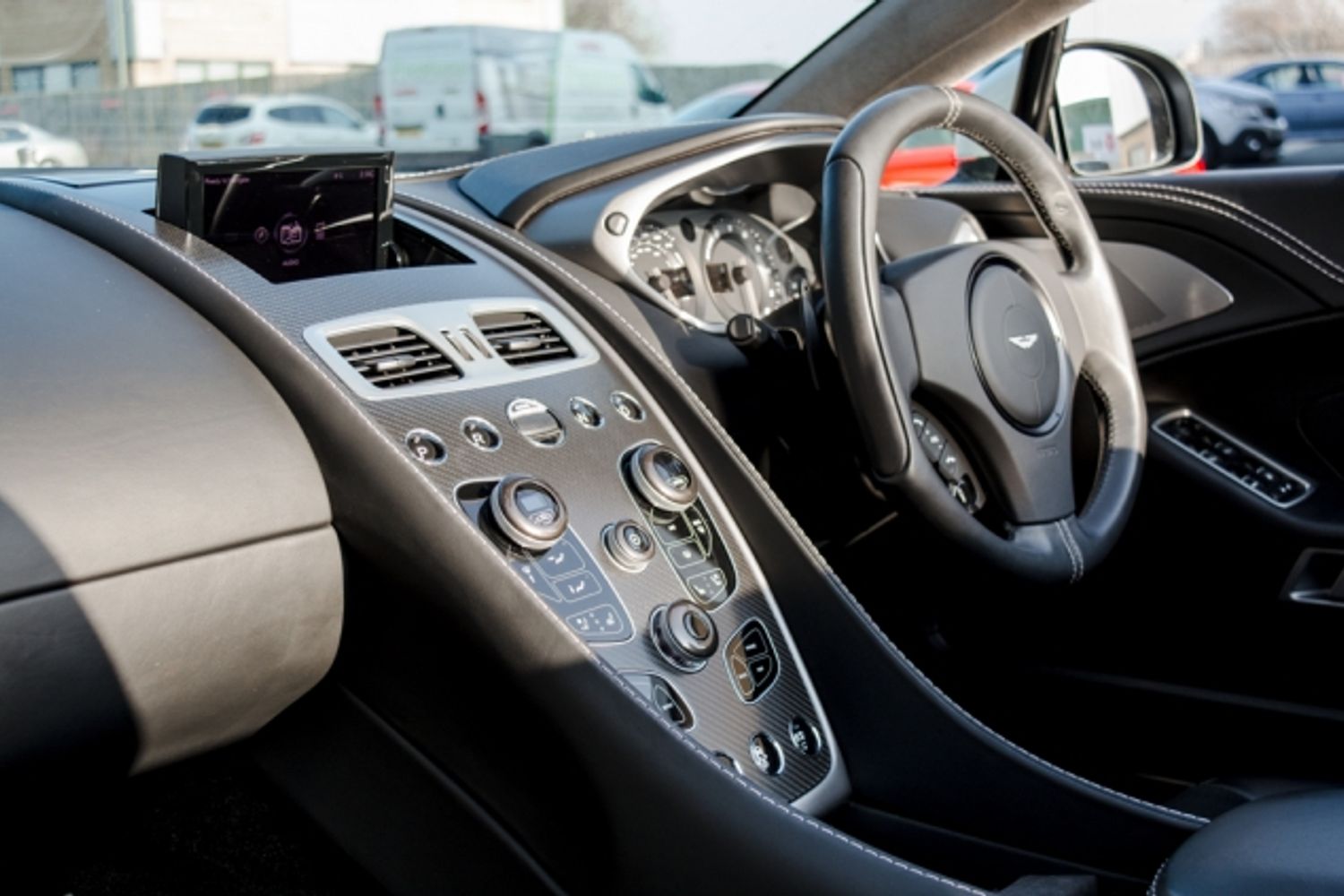 ASTON MARTIN Vanquish Volante Carbon Edition - Touchtronic II