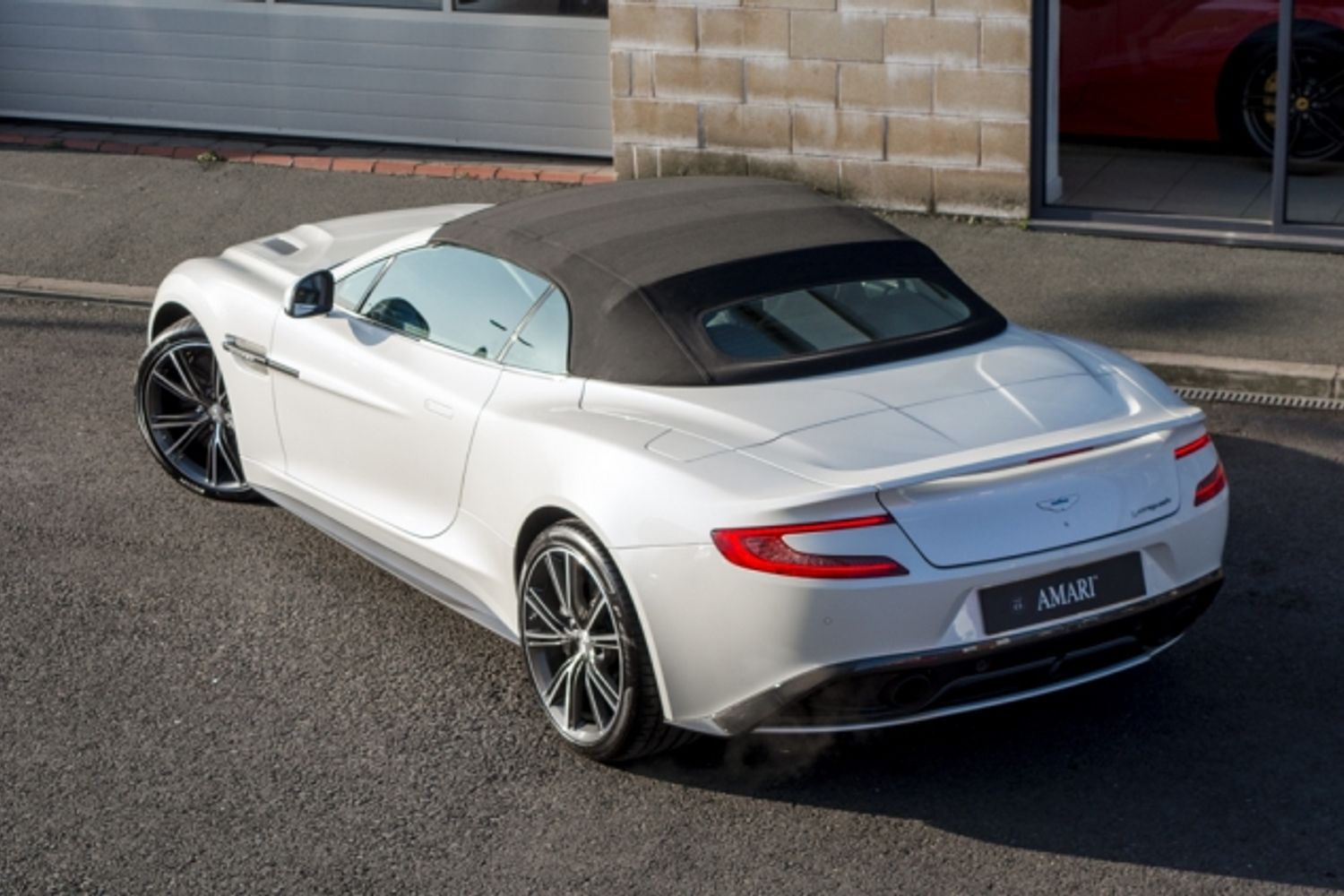 ASTON MARTIN Vanquish Volante Carbon Edition - Touchtronic II