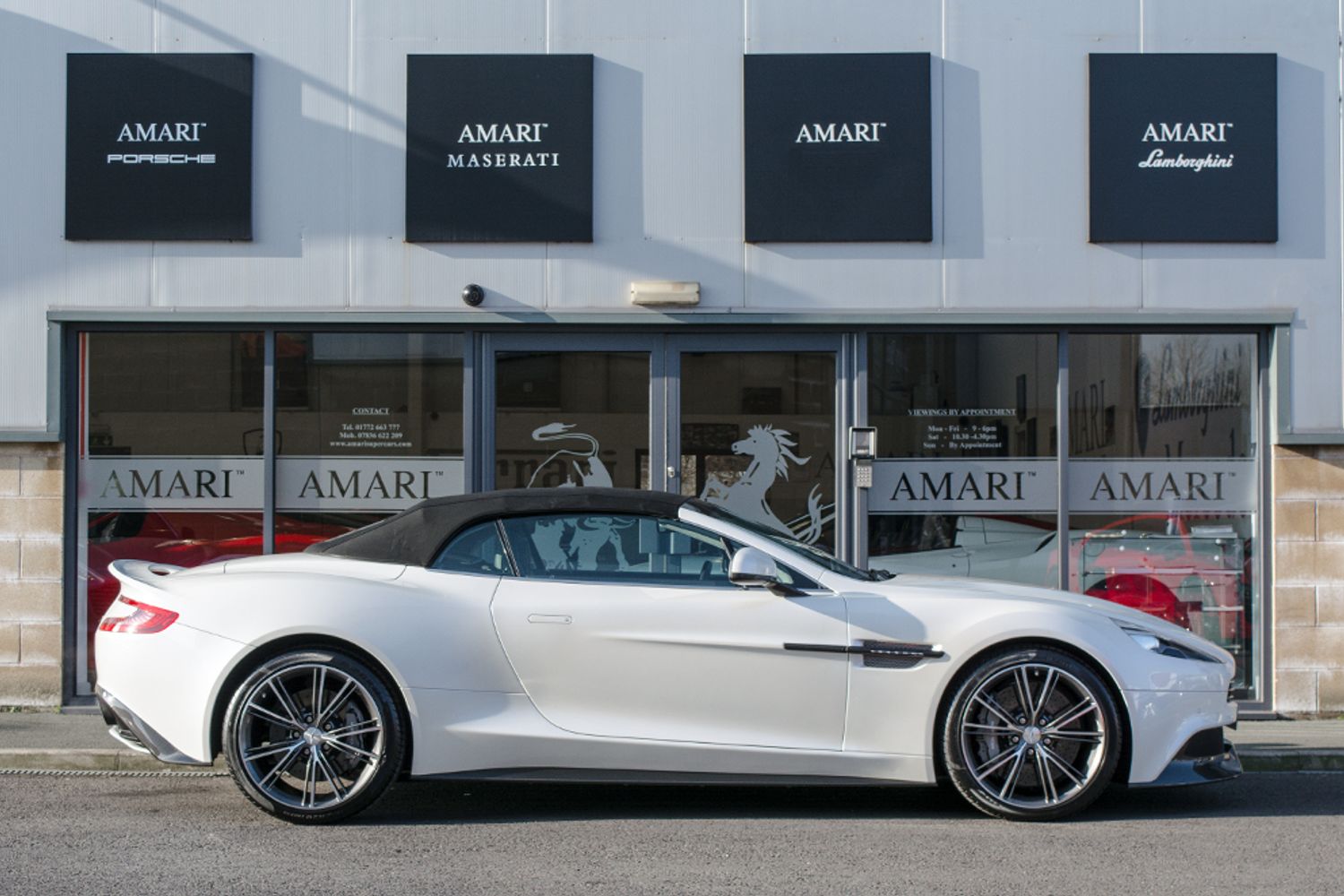 ASTON MARTIN Vanquish Volante Carbon Edition - Touchtronic II