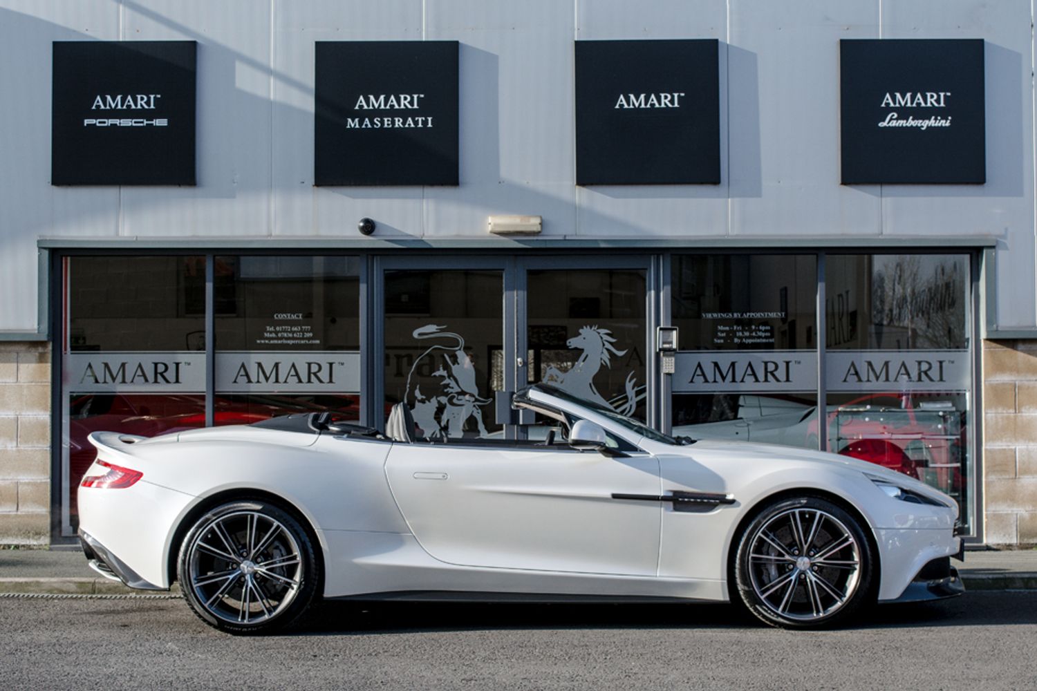 ASTON MARTIN Vanquish Volante Carbon Edition - Touchtronic II