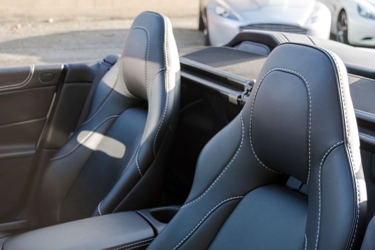 ASTON MARTIN Vanquish Volante Carbon Edition - Touchtronic II
