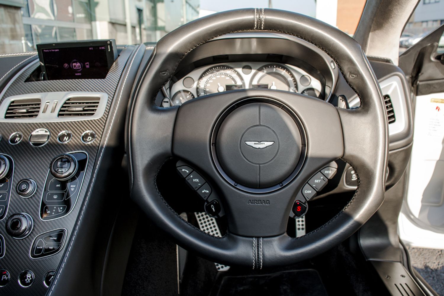 ASTON MARTIN Vanquish Volante Carbon Edition - Touchtronic II