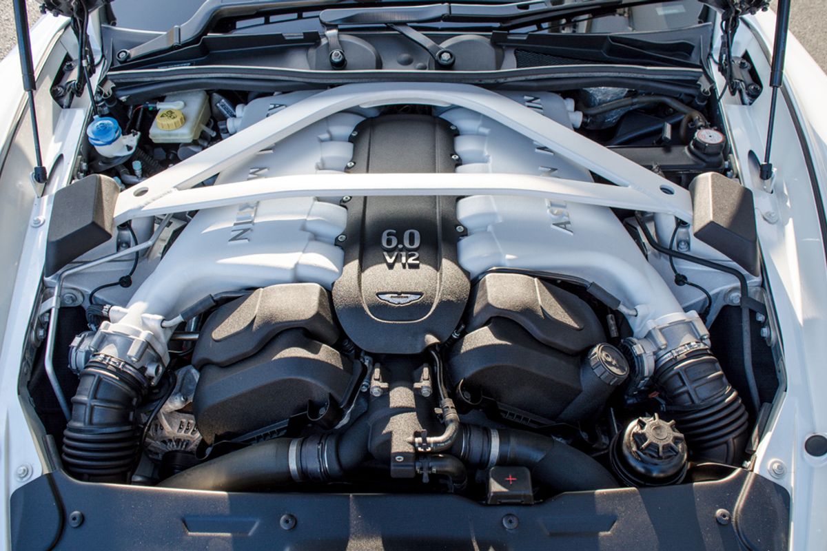 ASTON MARTIN Vanquish Volante Carbon Edition - Touchtronic II