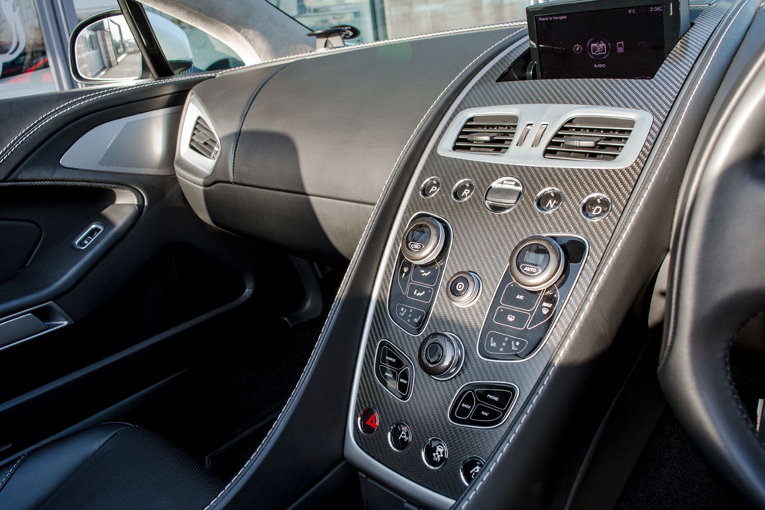ASTON MARTIN Vanquish Volante Carbon Edition - Touchtronic II