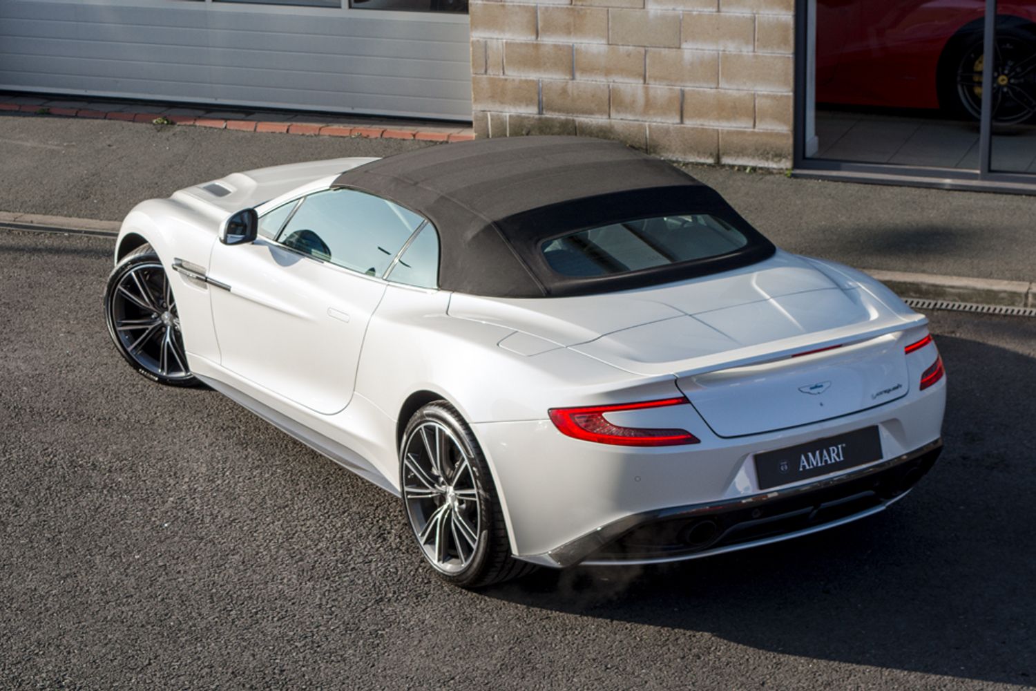 ASTON MARTIN Vanquish Volante Carbon Edition - Touchtronic II