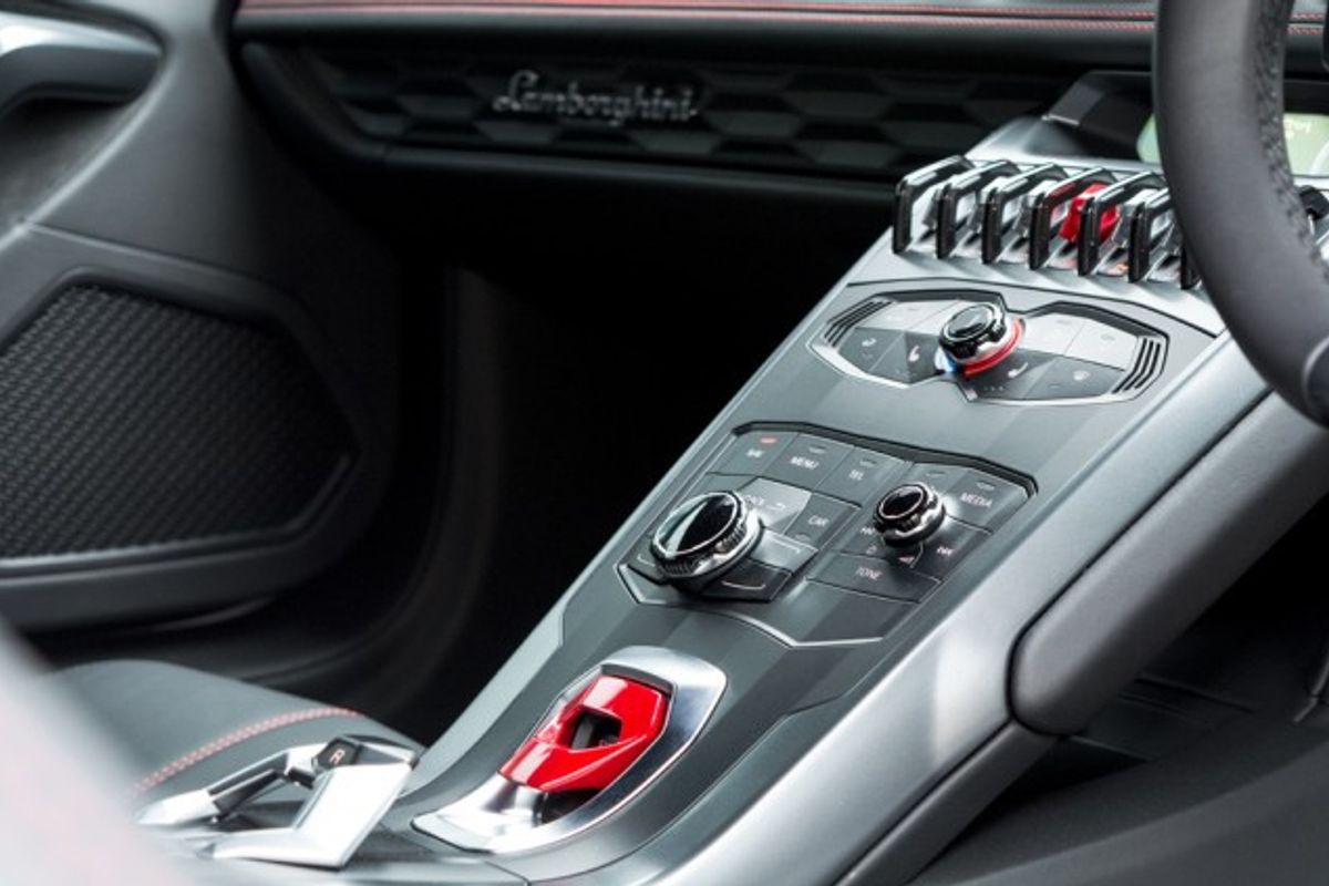LAMBORGHINI HURACAN PETROL Coupe 5.2 LP 610-4 2DR Semi Automatic