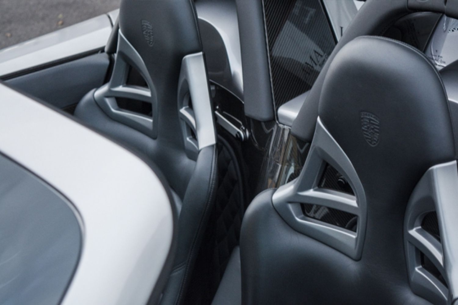PORSCHE CARRERA GT 5.7 2DR Manual