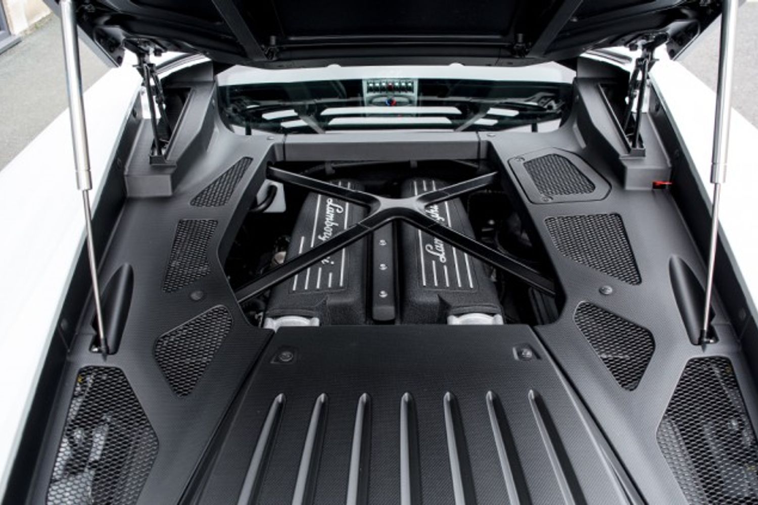 LAMBORGHINI HURACAN PETROL Coupe 5.2 LP 610-4 2DR Semi Automatic