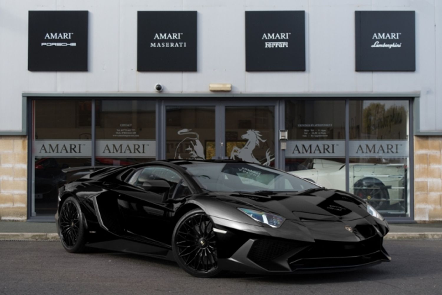 LAMBORGHINI AVENTADOR SV