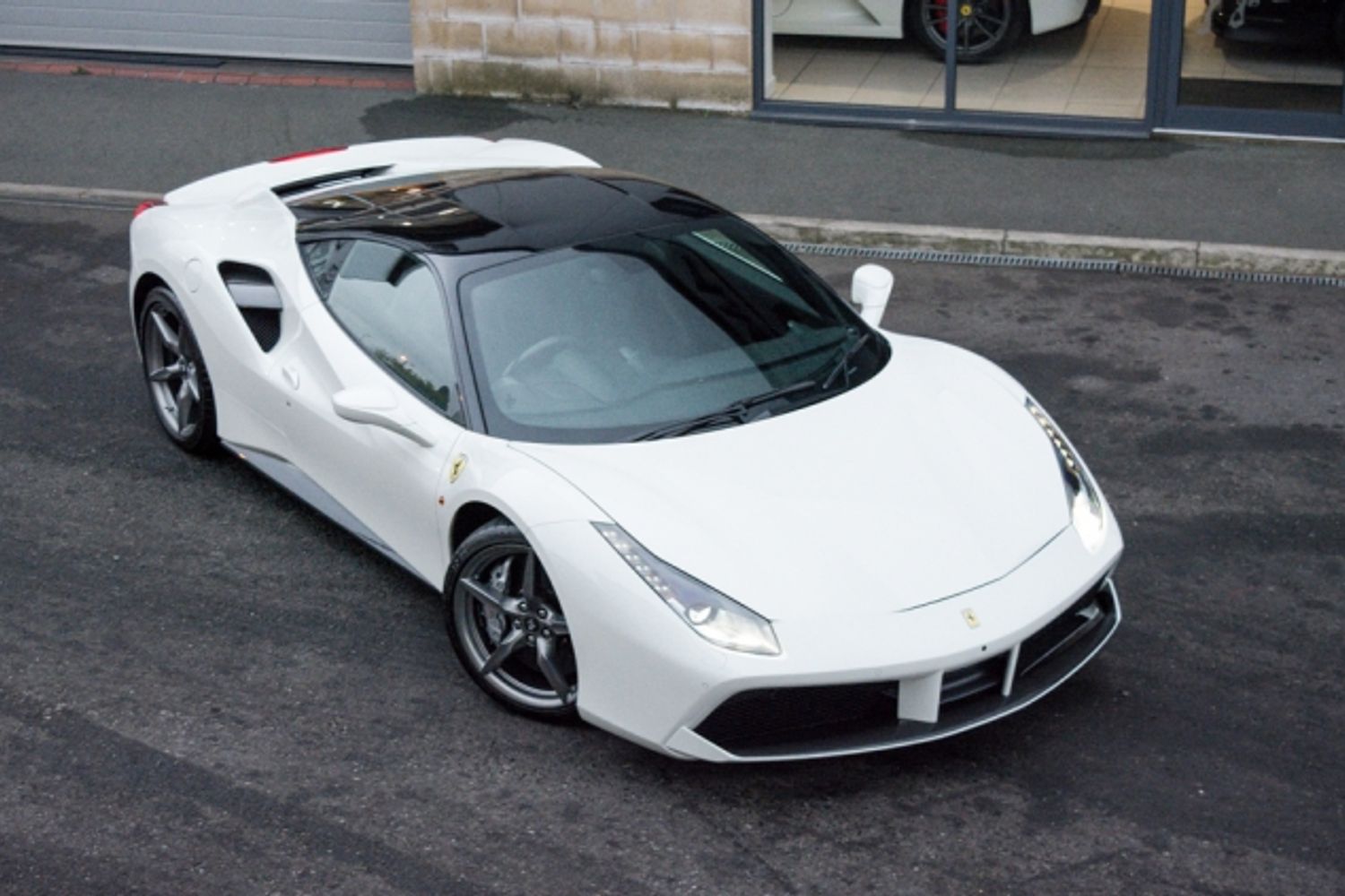 FERRARI 488 PETROL Coupe 3.9 GTB 2DR Semi Automatic