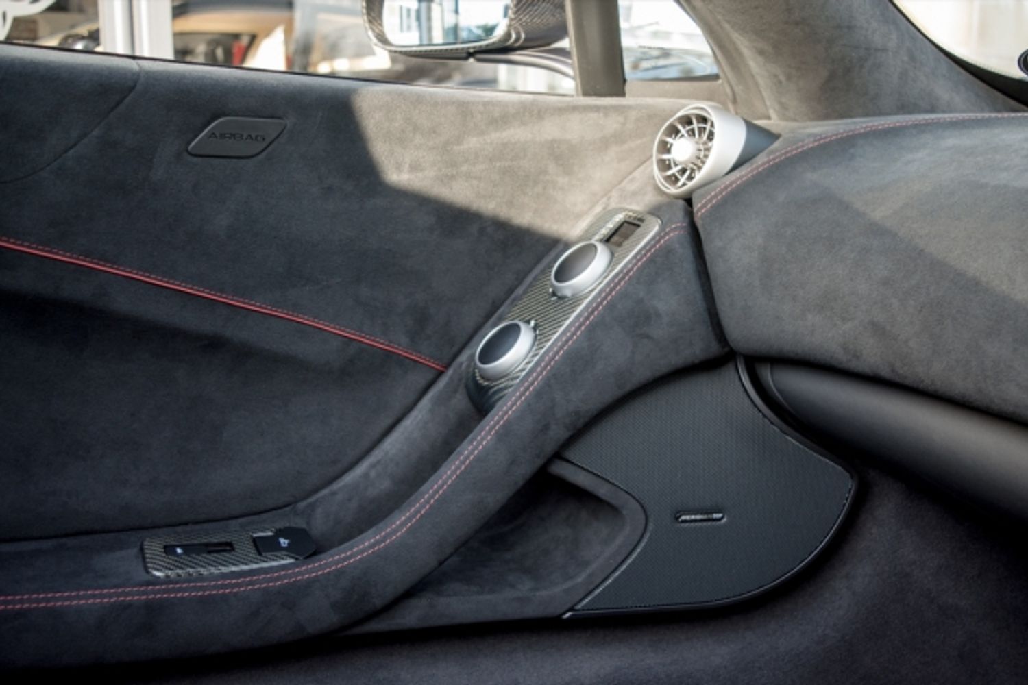MCLAREN 650S CONVERTIBLE 3.8 V8 SPIDER 2DR